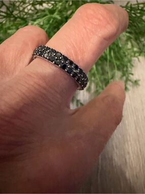 Elegant Black Spinel Stone Band Ring - Women's Jewelry